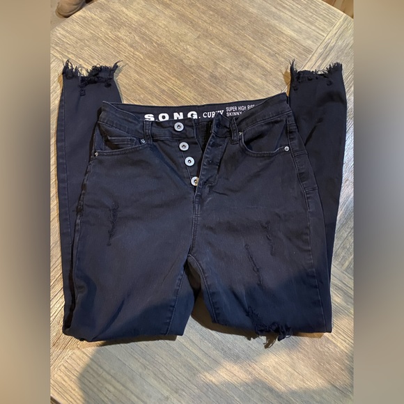 Curvy High Rise Jeans - Picture 4 of 7